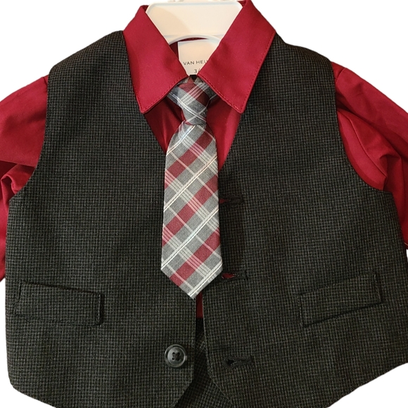 NWT Van Heusen size 3-6M gray/burgundy 4 piece set - Picture 4 of 10